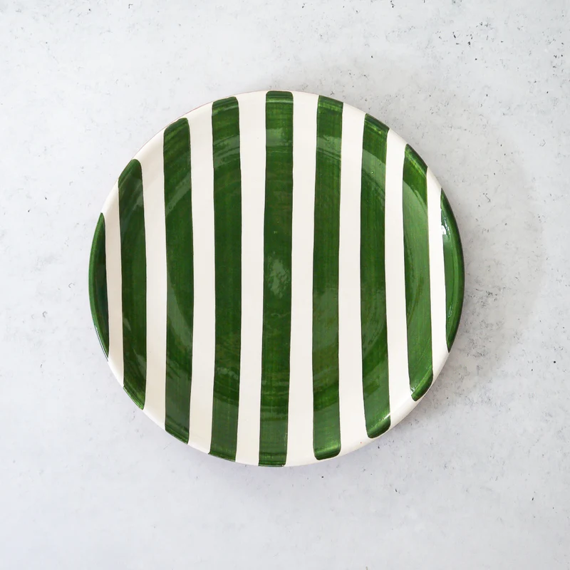 Assiette à fines rayures, Ø 23 cm - Livraison prévue mi-octobre