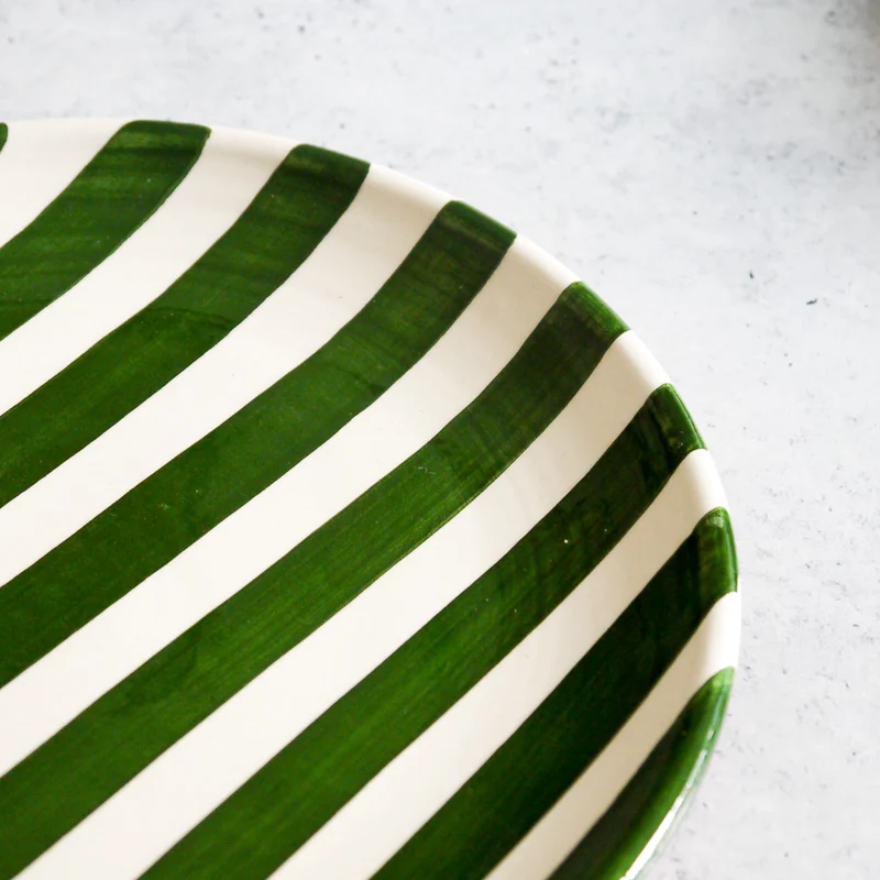 Assiette à fines rayures, Ø 23 cm - Livraison prévue mi-octobre