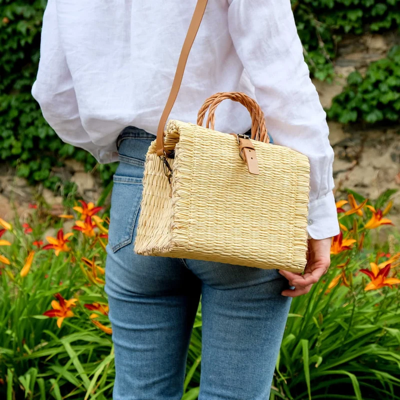 Petit panier traditionnel portugais avec lanière, couleur naturelle