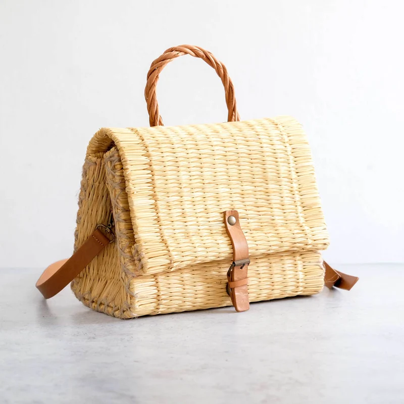 Petit panier traditionnel portugais avec lanière, couleur naturelle