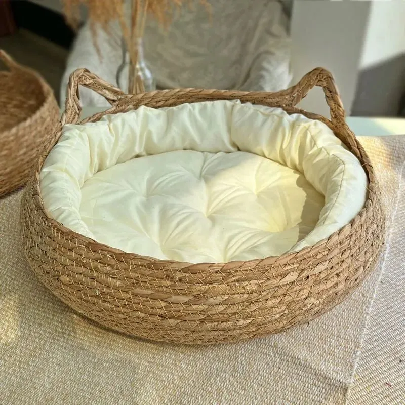 Couchage pour chat en rotin