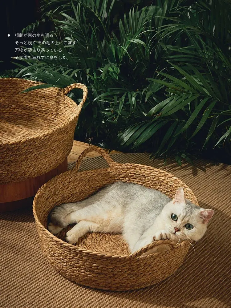Couchage pour chat en rotin