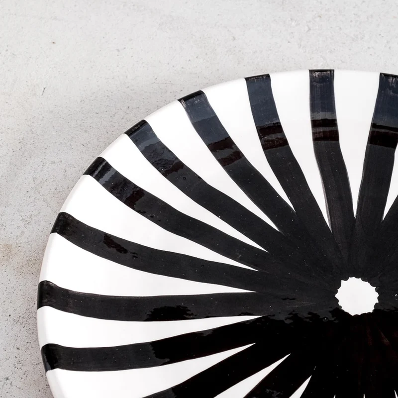 Grande assiette Ray noire Ø27cm