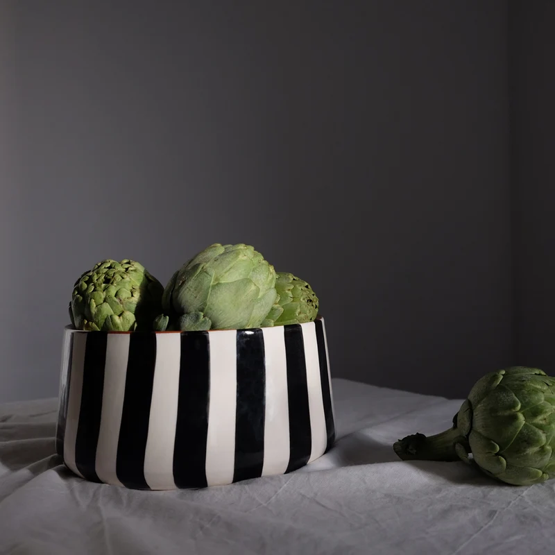 Grand saladier rayé noir, Ø 23 cm