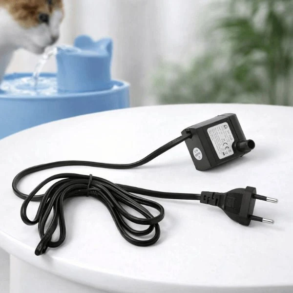 Pompe pour fontaine à eau chat - prise secteur