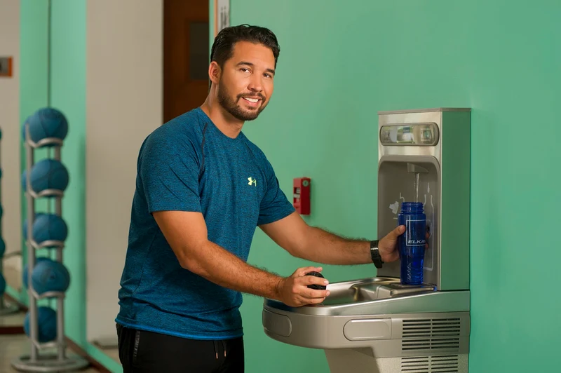 Fontaine à eau sans contact Elkay LZO8WSS2KN avec remplissage ultra-rapide des bouteilles – Acier inoxydable – Idéale pour les écoles et les salles de sport | Jusqu'à 5,7 litres par minute – Max. 30 L/h