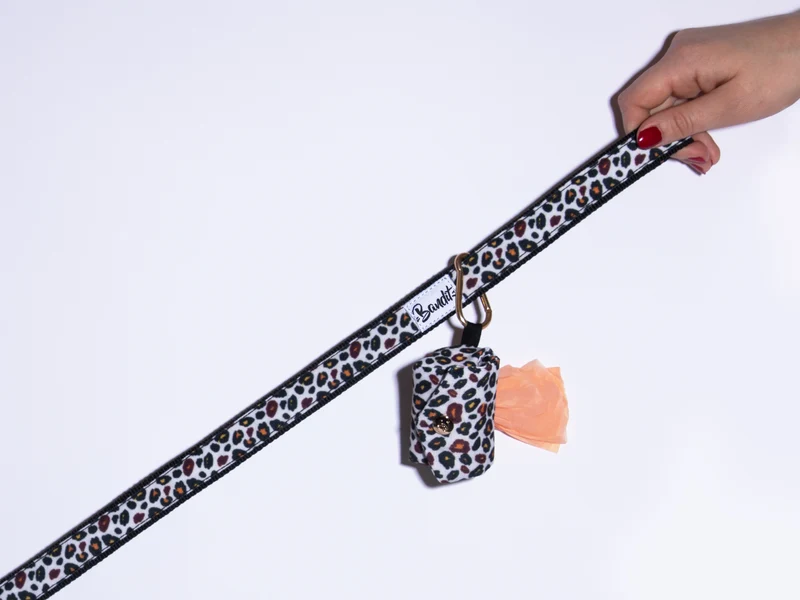 Pochette pour sacs à crottes léopard