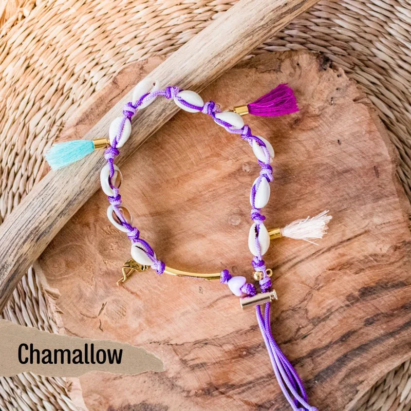 Collier EM chien porte médaille coquillages, bijou bohème (plusieurs coloris)