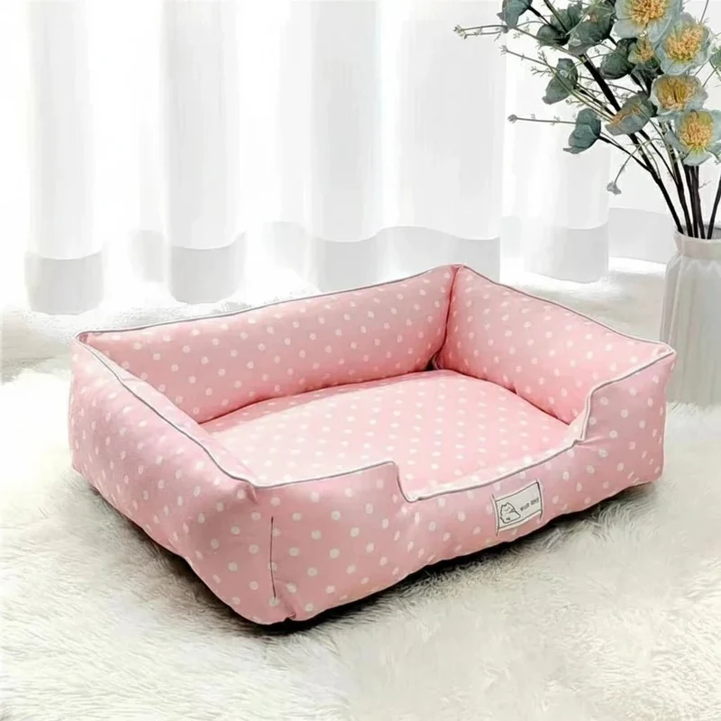 Panier pour petit chien a pois