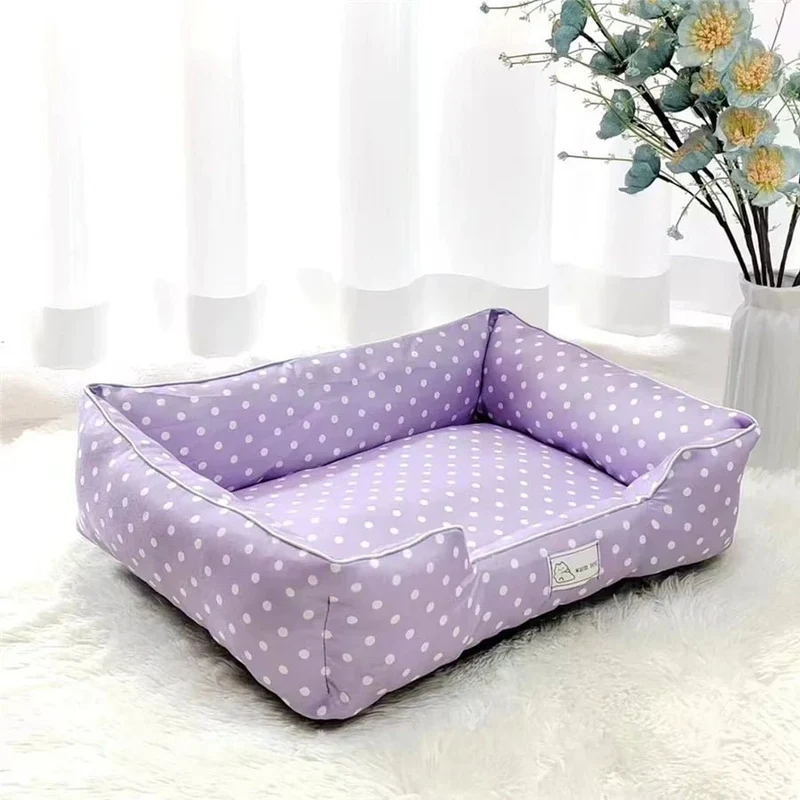 Panier pour petit chien a pois
