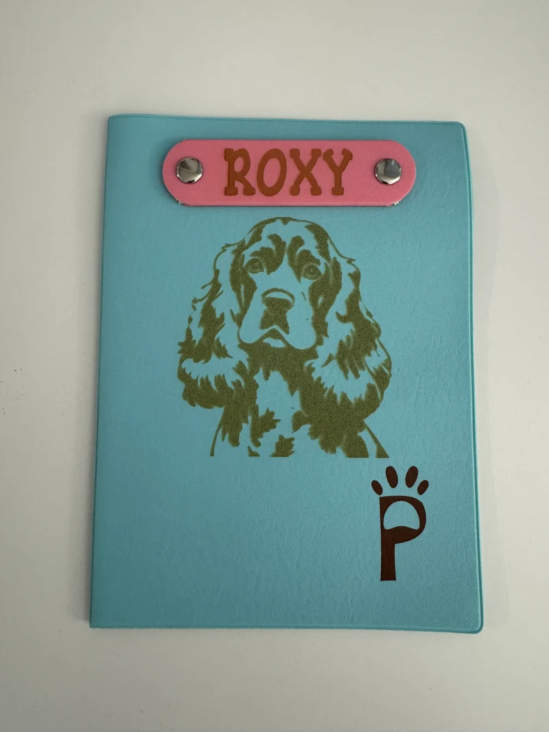 Protège carnet de santé personnalisé pour chien et chat - Gravure laser