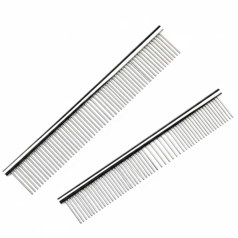 Peigne en métal pour chien