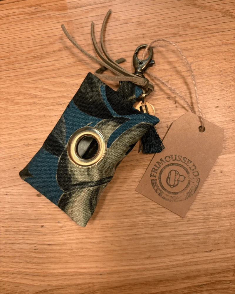 Distributeur sacs chien tissu artisanal Frimousse Dog