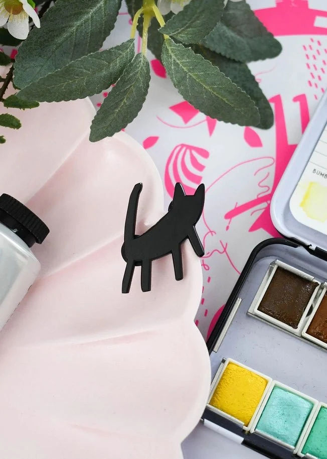 Pin's chat Meowy Matchstick en émail –