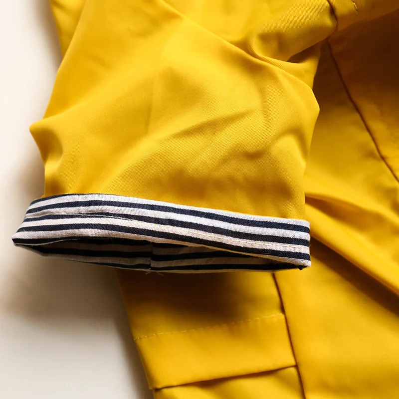 Manteau Imperméable Jaune Capuche Bouledogue Français Carlin