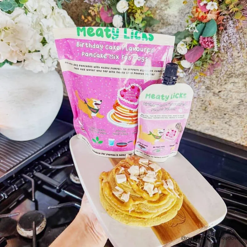 PRÉPARATION POUR PANCAKES ANNIVERSAIRE POUR CHIEN - MEATY LICKS BIRTHDAY CAKE 🎂