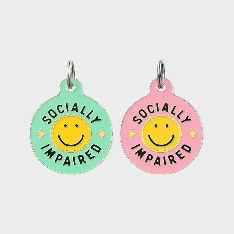 MÉDAILLE POUR CHIEN - SOCIALLY IMPAIRED (2 COULEURS DISPO)