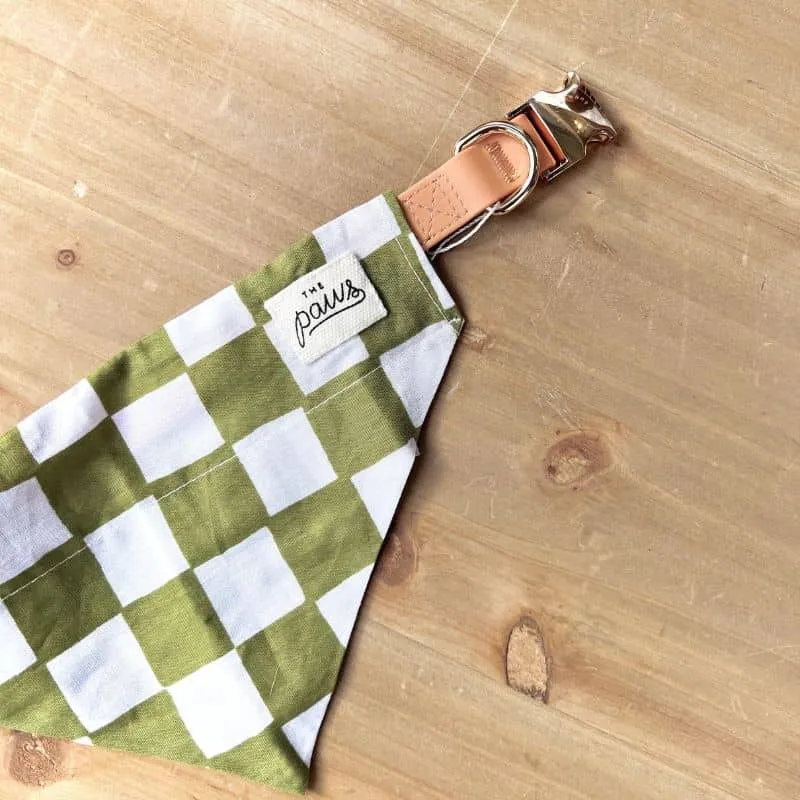 BANDANA POUR CHIEN À GLISSER SUR COLLIER - CHECKMATE VERT