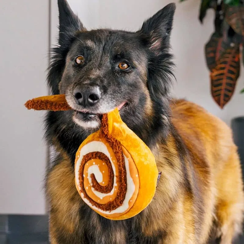 PELUCHE POUR CHIEN - CINNAMON ROLL (2 TAILLES DISPOS)