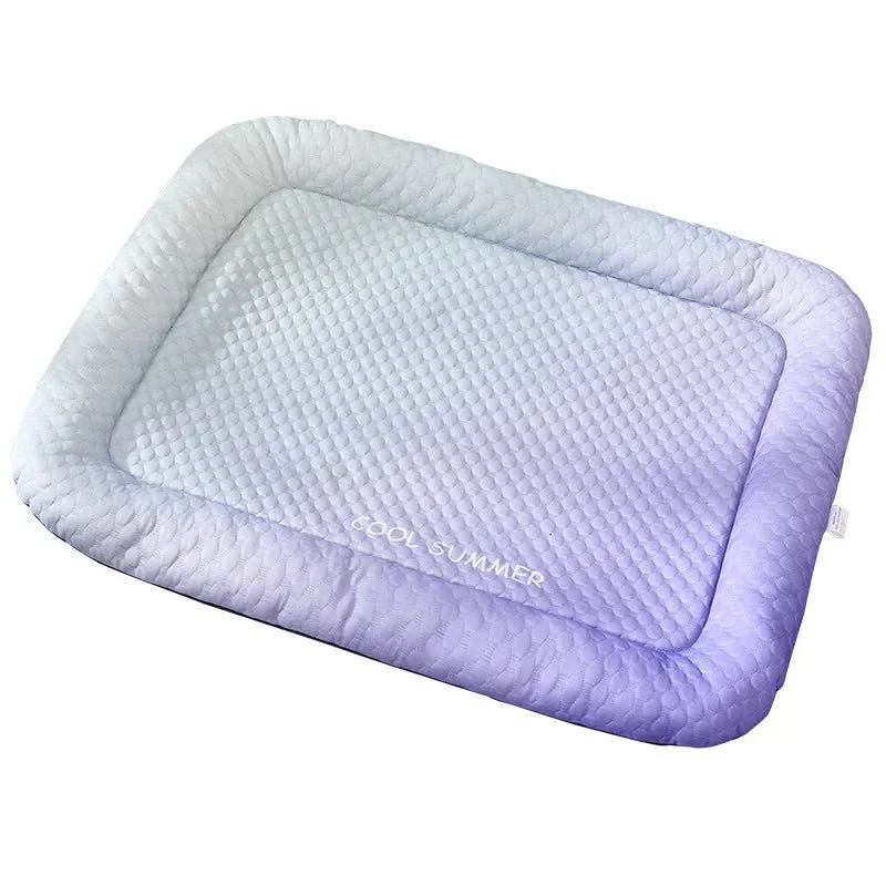 Tapis Rafraîchissant Soie Glacée Gros Chien