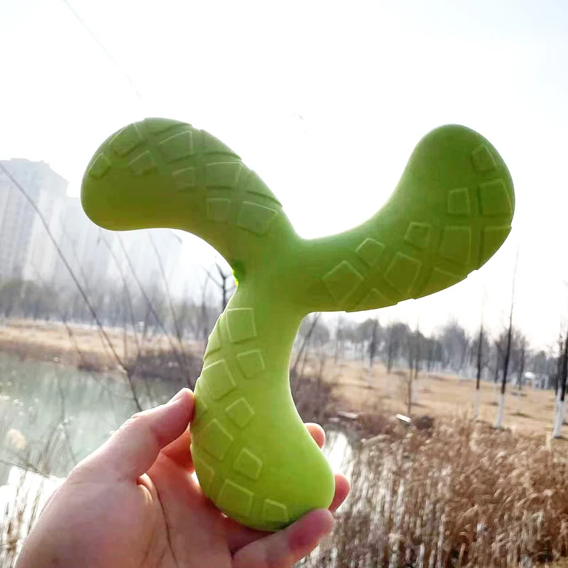 Jouet Boomerang Couineur Gros Chien Triangle Flottant