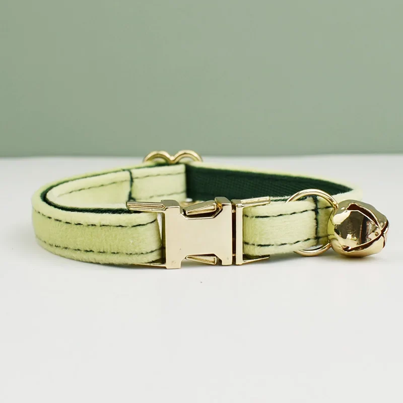 Collier premium avec fermoir gravé