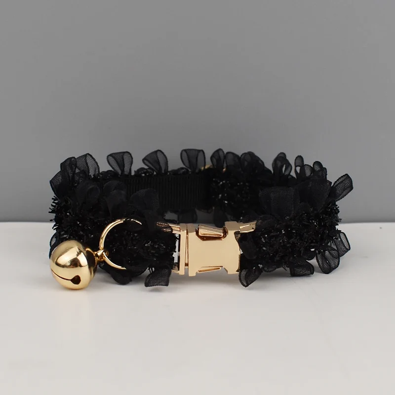 Collier en dentelle entièrement personnalisable
