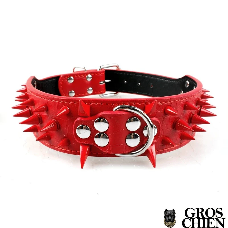 COLLIER EN CUIR CLOUTÉ ROUGE "RED RHYNO"