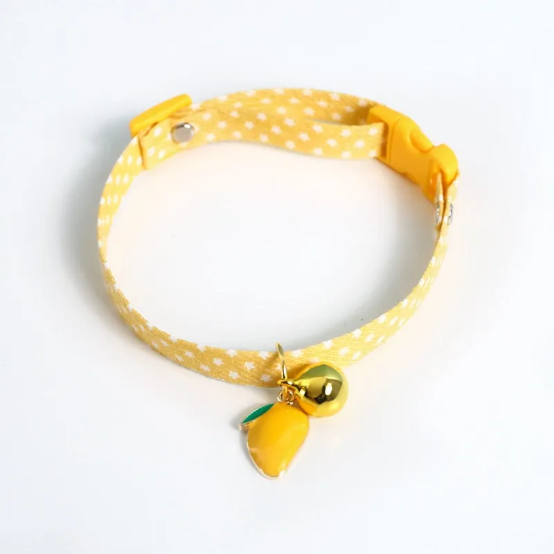 Collier aux motifs colorés avec pendentif
