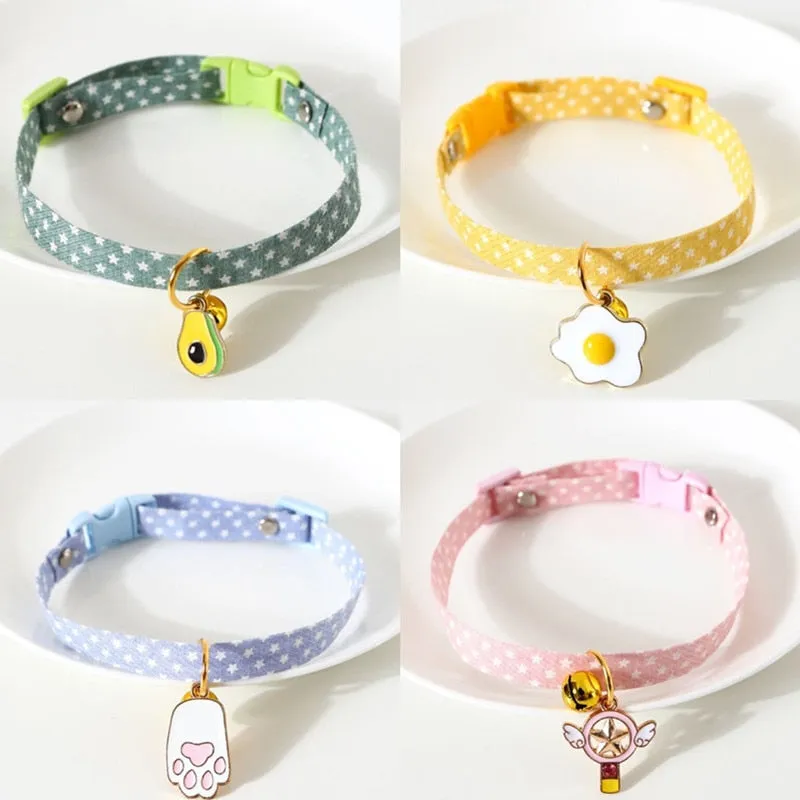 Collier aux motifs colorés avec pendentif