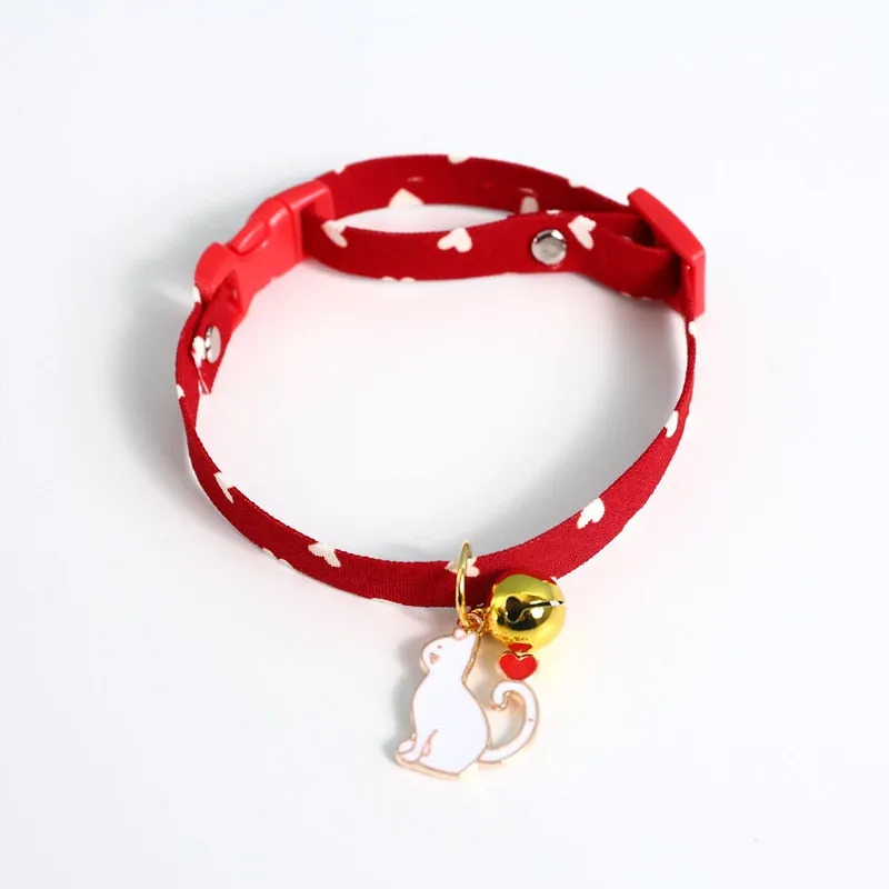 Collier aux motifs colorés avec pendentif