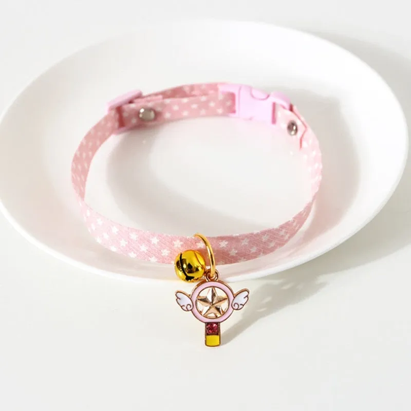 Collier aux motifs colorés avec pendentif