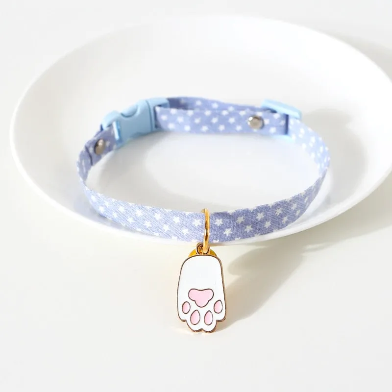 Collier aux motifs colorés avec pendentif