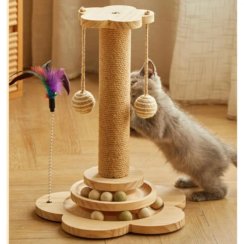 Griffoir pour chat jouet