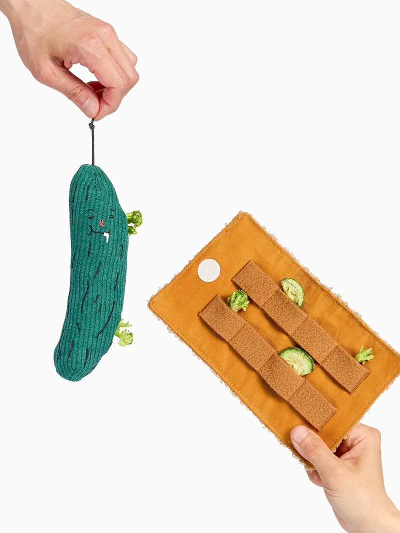 Jouet de fouille pour chien - Cornichon 🥒 - The FurryFolks