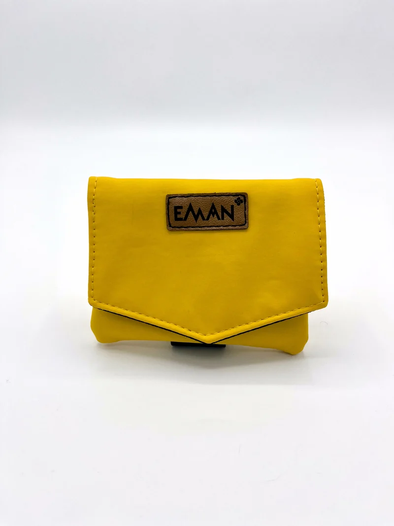 Pochette à friandises pour chiens - Bracelet de balade - Modèle Ciré jaune