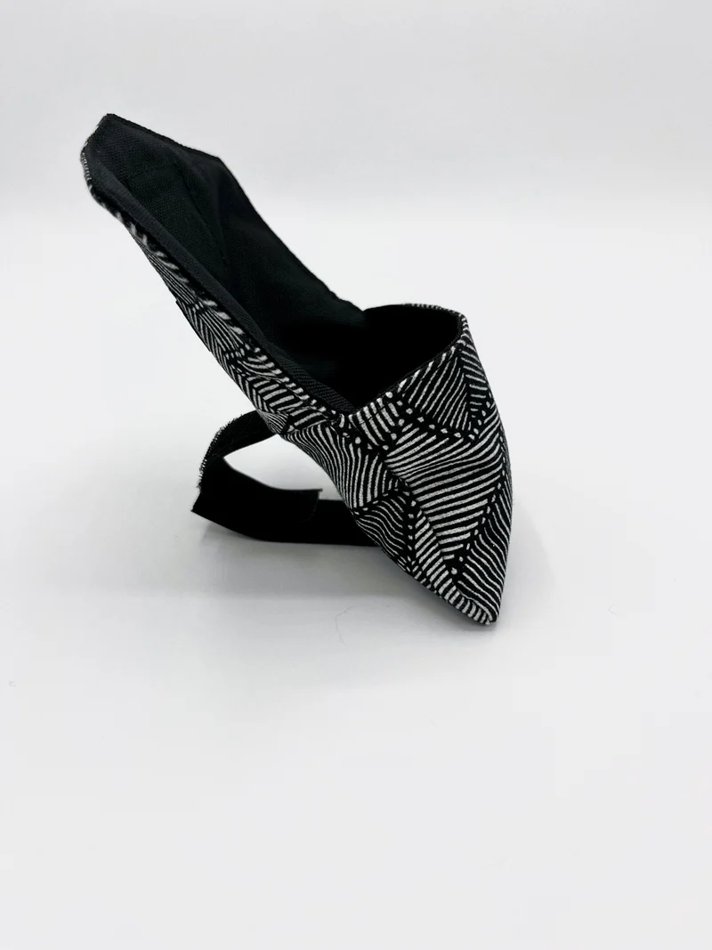 Pochette à friandises pour chiens - Bracelet de balade - Modèle Plume noir