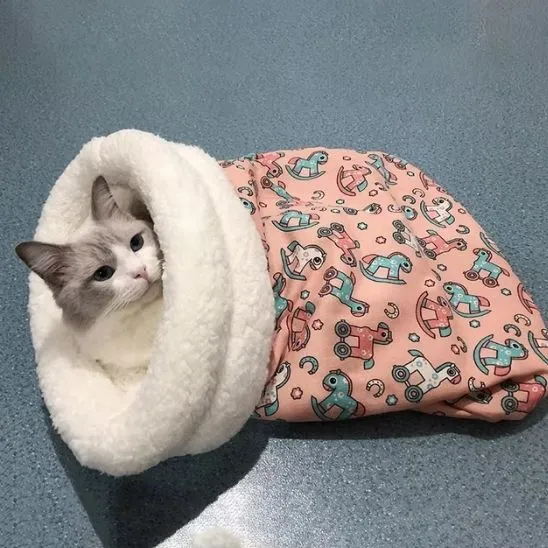 sac de couchage chat chaud