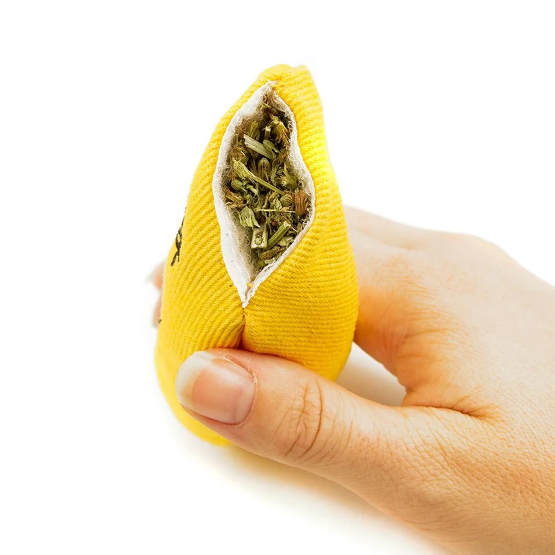 Banane pour chat à la cataire