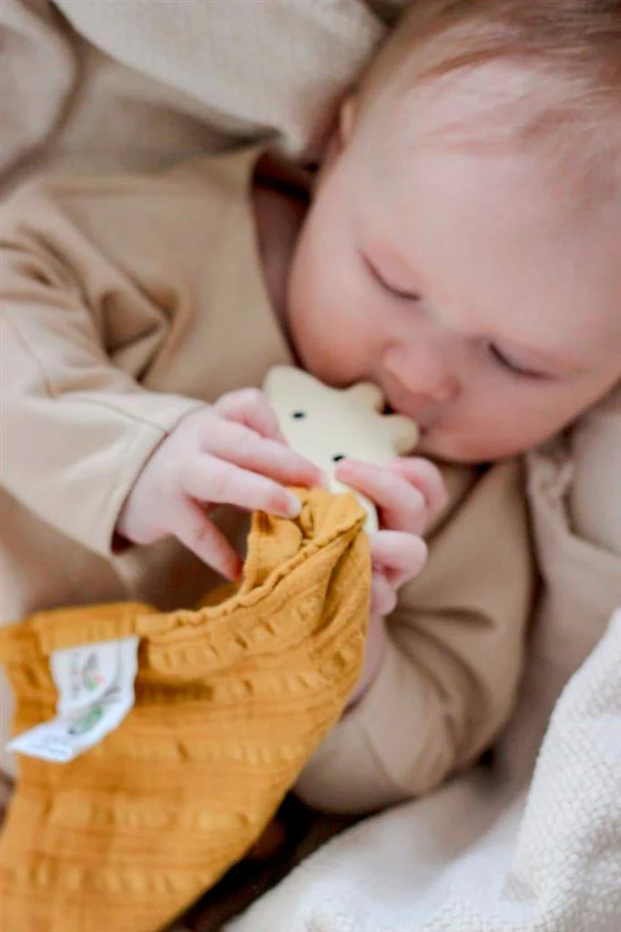 Doudou Girafe avec Tête de Dentition en Caoutchouc Naturel